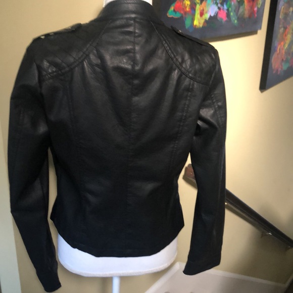 IB Duffusion women’s Faux Leather Jacket size medium. - Picture 3 of 4